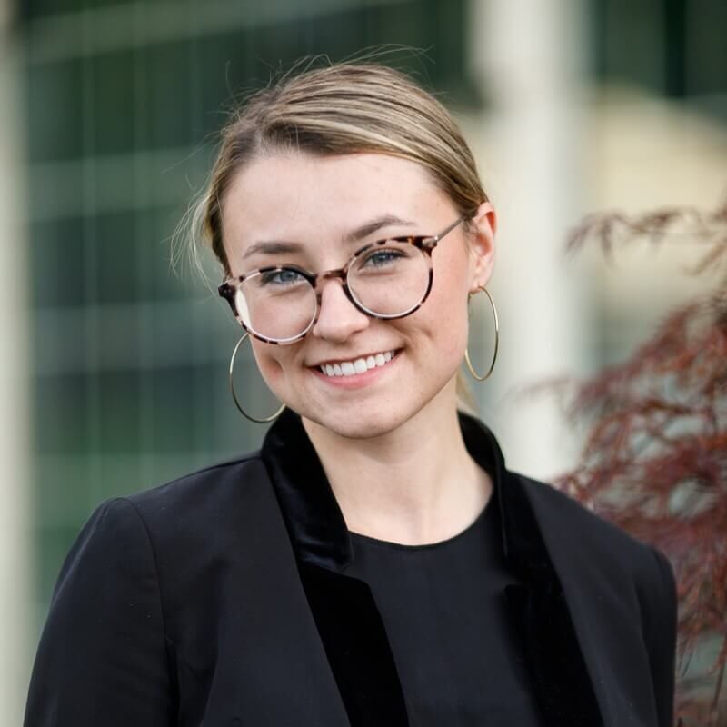 Gwynne Richmond Headshot